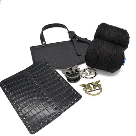 Picture of Kit Birdy Cover with Side Panels, Black Alligator with 600gr Silky Prada Cord Yarn, Silky Black