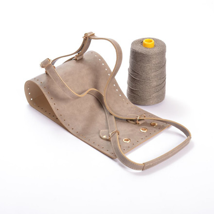Picture of Kit Backpack Erato, Vintage Cigar, Tassels and Metallic Accessories with 350gr Cigar Fibra Cord Yarn