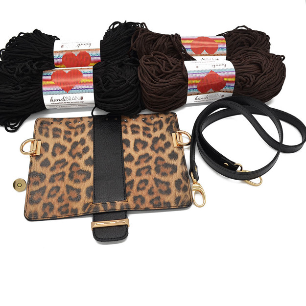 Picture of Kit MELLIA Bag Cover, 23cm Baby Leopard Print with 120cm Strap and 400gr Hearts Cord Yarn.