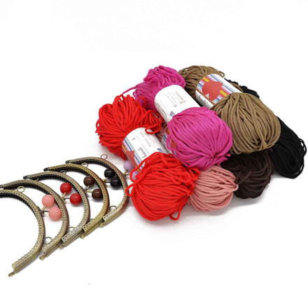 Picture of Kit Frame 16cm Marble Closure with 200gr Hearts Cord Yarn. Choose Your Set Color!