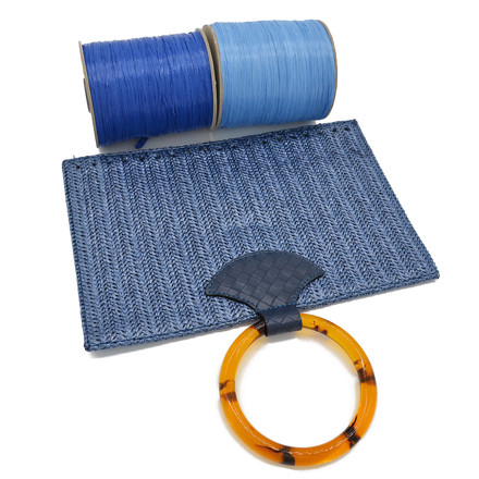 Picture of Kit Straw Fold, Blue with Round Resin Handle and 100gr Raffia Cord Yarn.