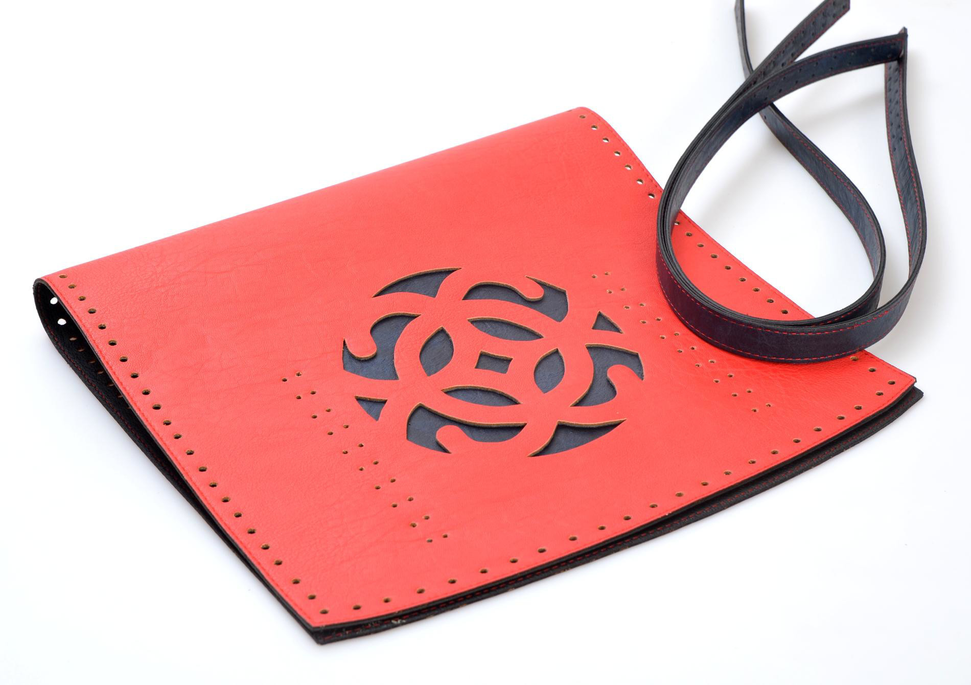 VINTA068 - Vintage Red